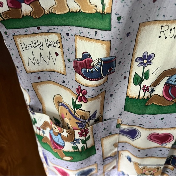 Vintage Novelty Exercise Bear Snap Close Scrub Top size Small - Picture 3 of 10